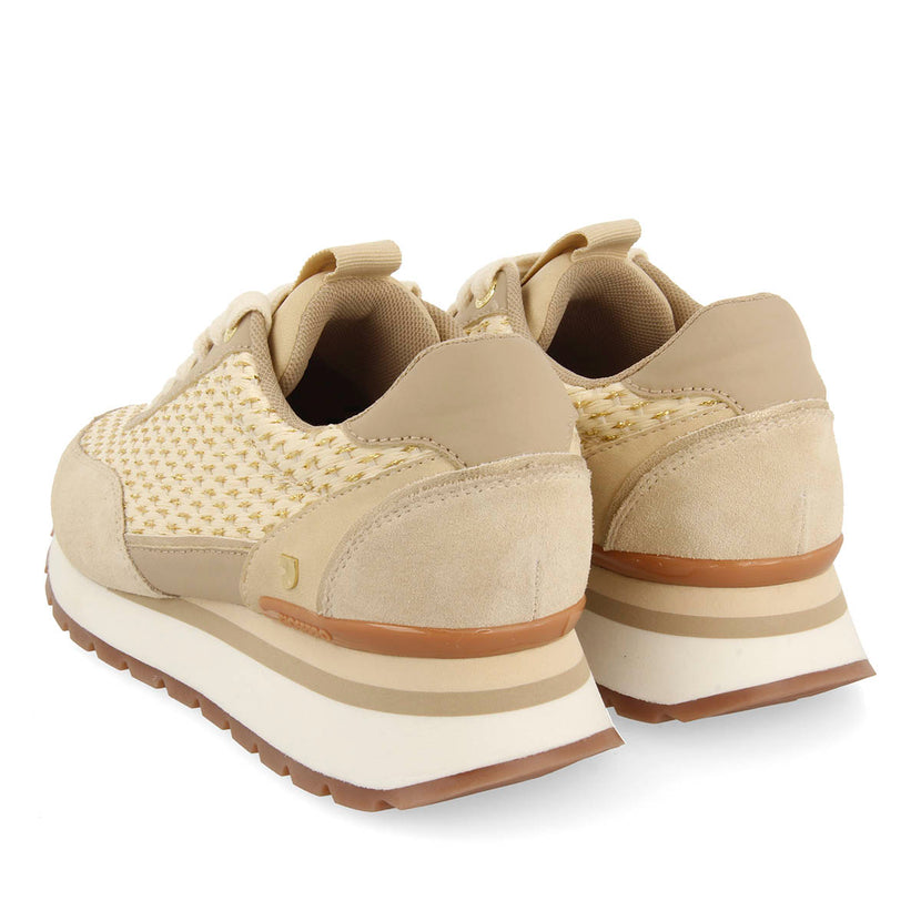 SNEAKERS DORADAS CON DETALLES TRENZADOS PARA MUJER GAGGI