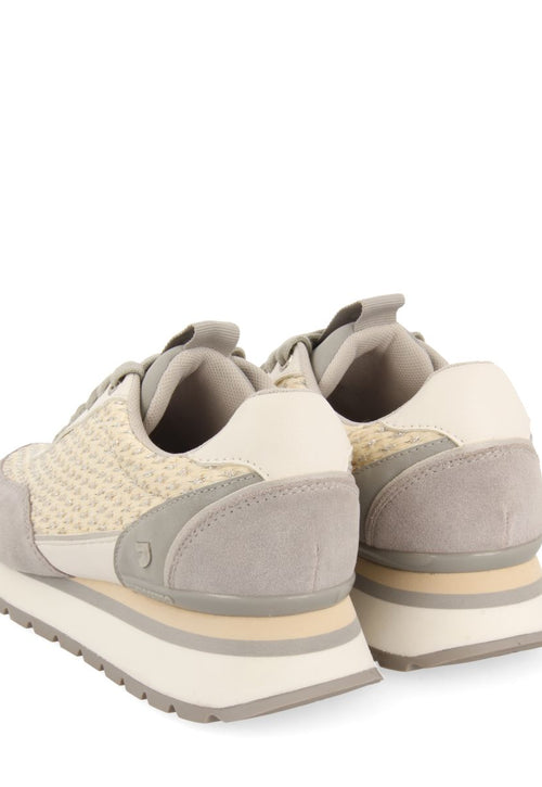 SNEAKERS PLATEADAS CON DETALLES TRENZADOS PARA MUJER GAGGI