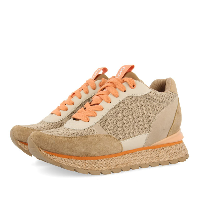 SNEAKERS BEIGE ESTILO MEDITERRÁNEO CON CUÑA INTERNA PARA MUJER KAJAN