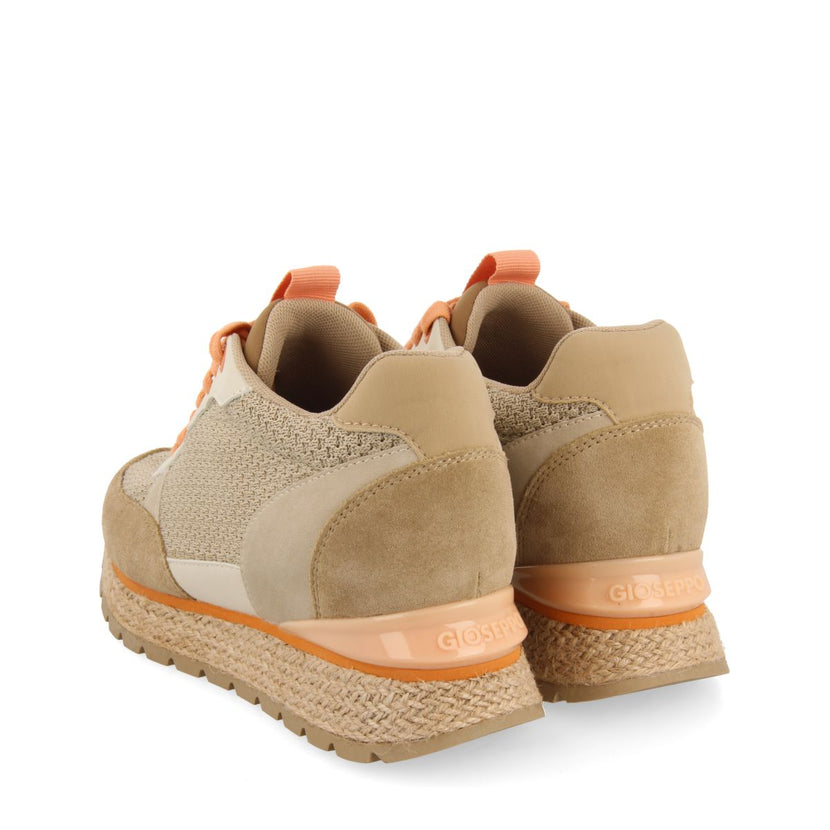 SNEAKERS BEIGE ESTILO MEDITERRÁNEO CON CUÑA INTERNA PARA MUJER KAJAN