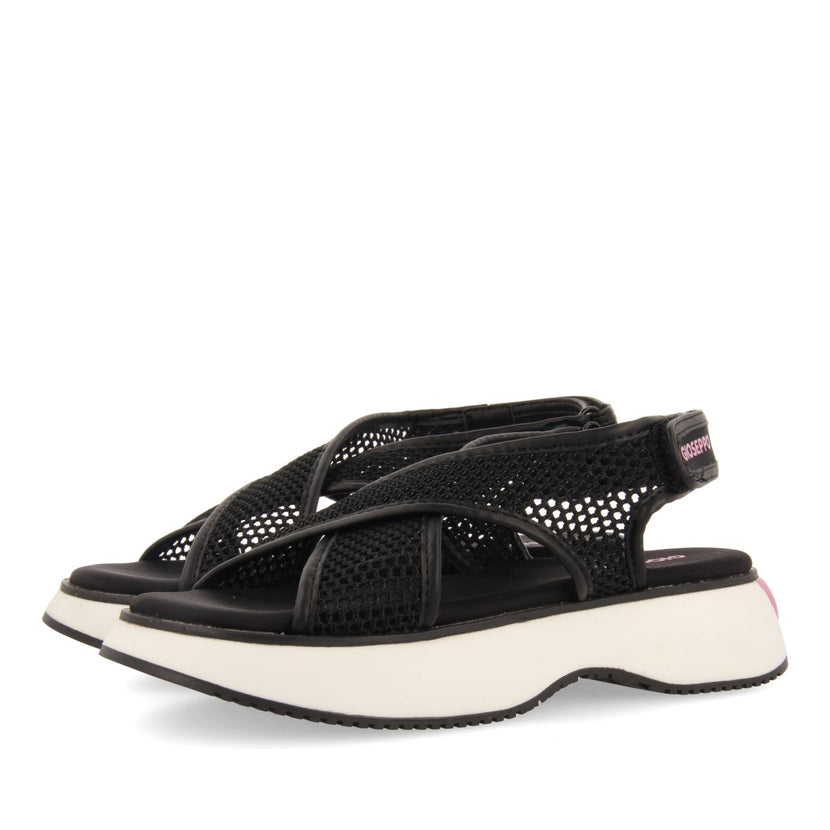 SANDALIAS DEPORTIVAS NEGRAS DE REJILLA PARA MUJER VALDINA