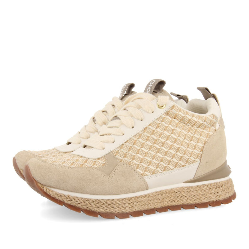 SNEAKERS BEIGE DE CUÑA INTERNA CON ESTAMPADO GEOMÉTRICO PARA MUJER PUKE