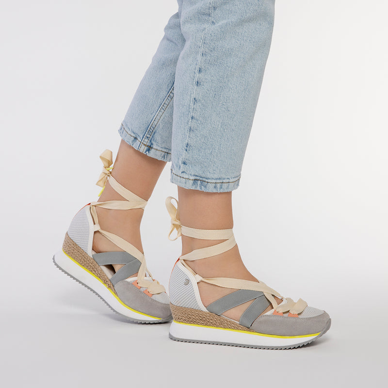 SNEAKERS ABIERTOS BLANCOS CON CUÑA PARA MUJER SAMOBOR