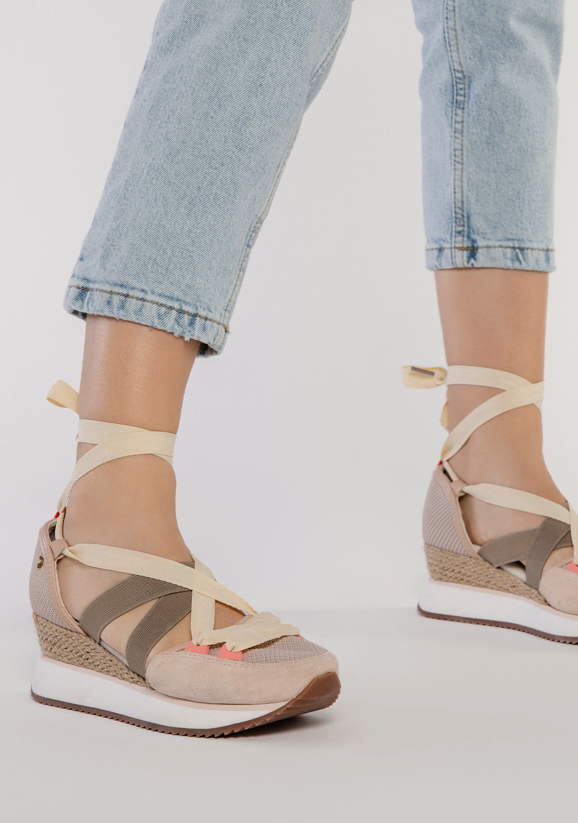 SNEAKERS ABIERTOS NUDE CON CUÑA PARA MUJER SAMOBOR