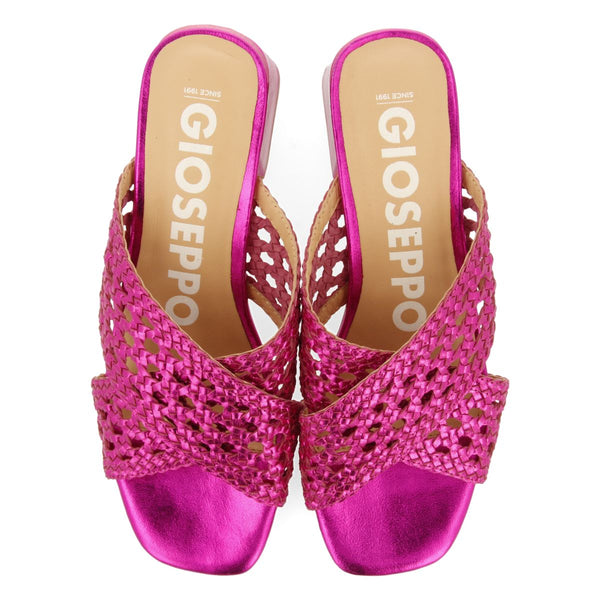 SANDALIAS DESTALONADAS COLOR FUCSIA CON TRENZADOS PARA MUJER CLARCONA