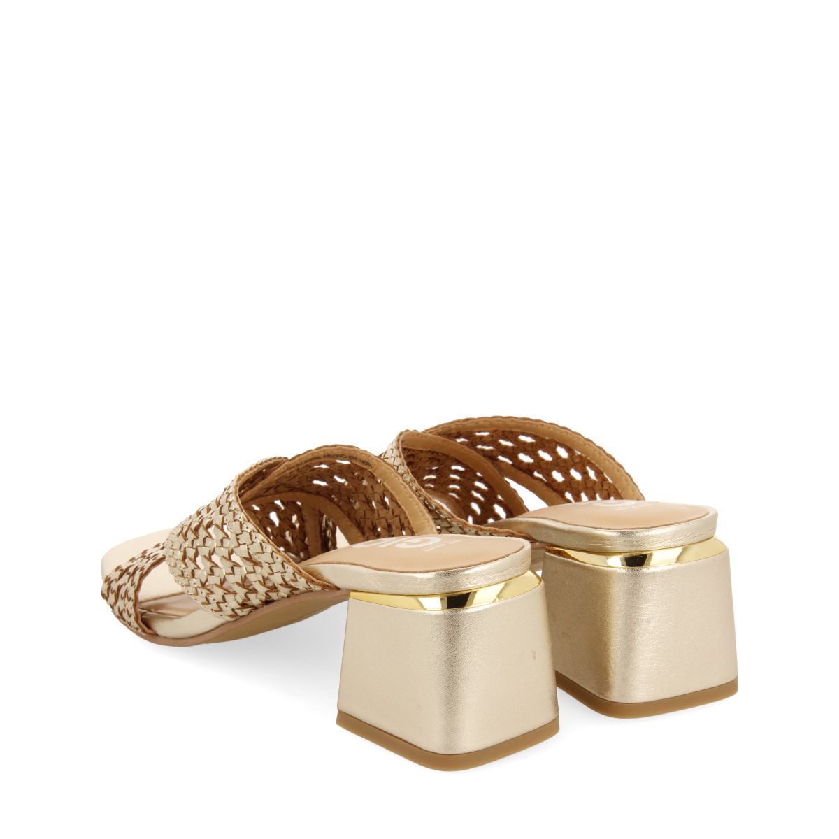 SANDALIAS DESTALONADAS COLOR PLATINO CON TRENZADOS PARA MUJER CLARCONA