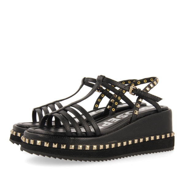 SANDALIAS NEGRAS DE PLATAFORMA CON DETALLE DE TACHUELAS PARA MUJER KLANKEK