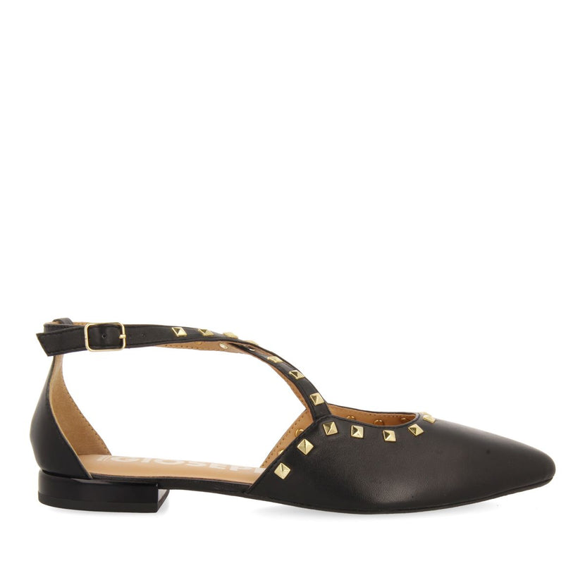 BAILARINAS DE PIEL COLOR NEGRO CON PUNTA FINA Y DETALLE DE TACHAS PARA MUJER GARCON