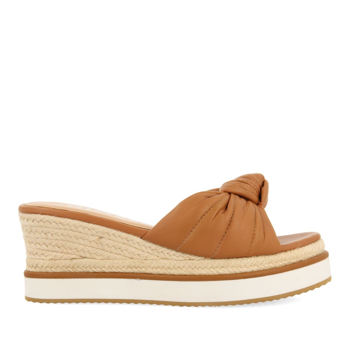 SANDALIAS TIPO PALA COLOR CUERO CON DETALLE DE NUDO Y CUÑA PARA MUJER CAKRAN