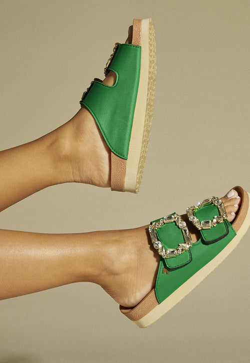 SANDALIAS VERDES ESTILO BIO CON ADORNO JOYA PARA MUJER ADERKLAA