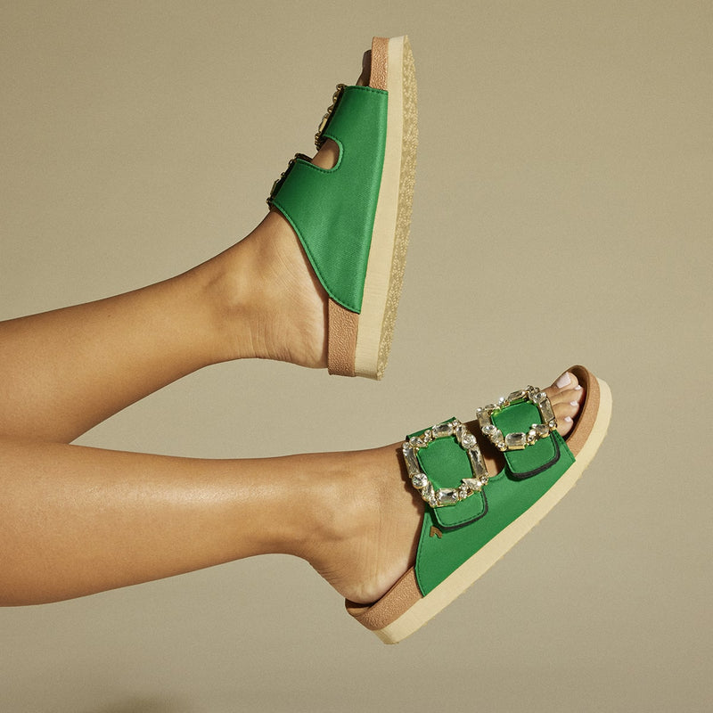 SANDALIAS VERDES ESTILO BIO CON ADORNO JOYA PARA MUJER ADERKLAA