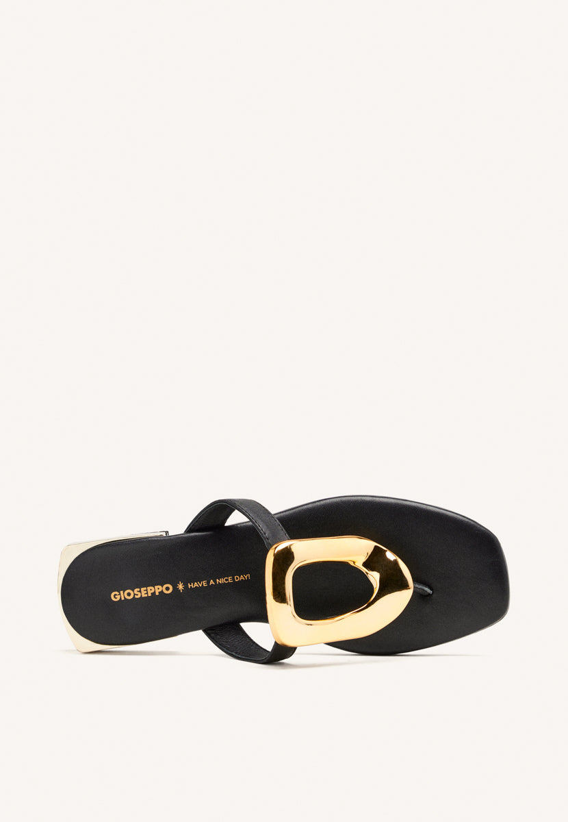 SANDALIAS NEGRAS DE PIEL CON ADORNO METÁLICO PARA MUJER VENDRES