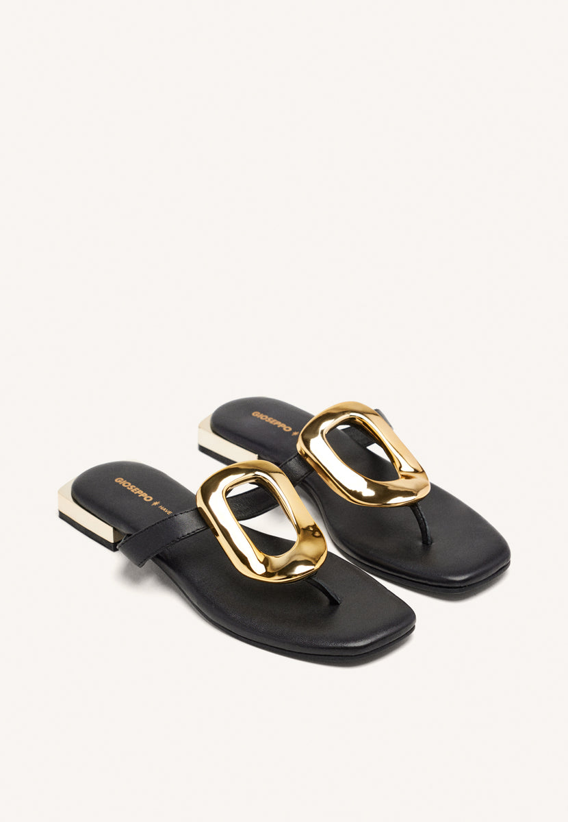 SANDALIAS NEGRAS DE PIEL CON ADORNO METÁLICO PARA MUJER VENDRES