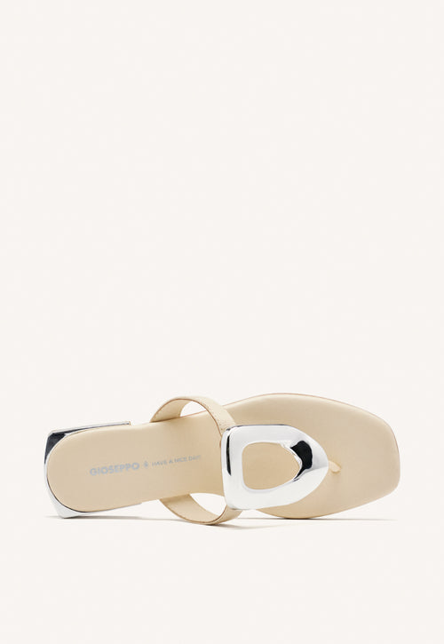 SANDALIAS COLOR OFF-WHITE DE PIEL CON ADORNO METÁLICO PARA MUJER VENDRES
