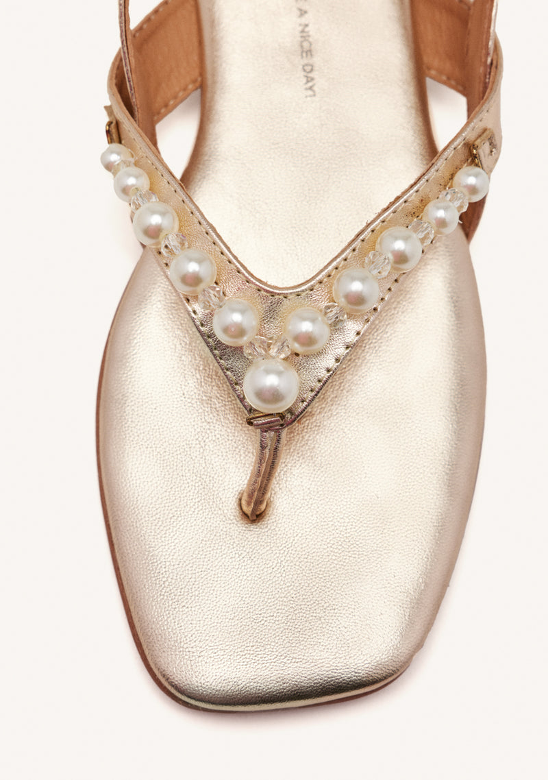 SANDALIAS COLOR PLATINO DE PIEL CON PERLAS PARA MUJER SUMPTER