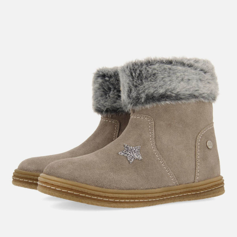 SUEDE LEATHER BOOTS WITH FUR ON THE SIDE