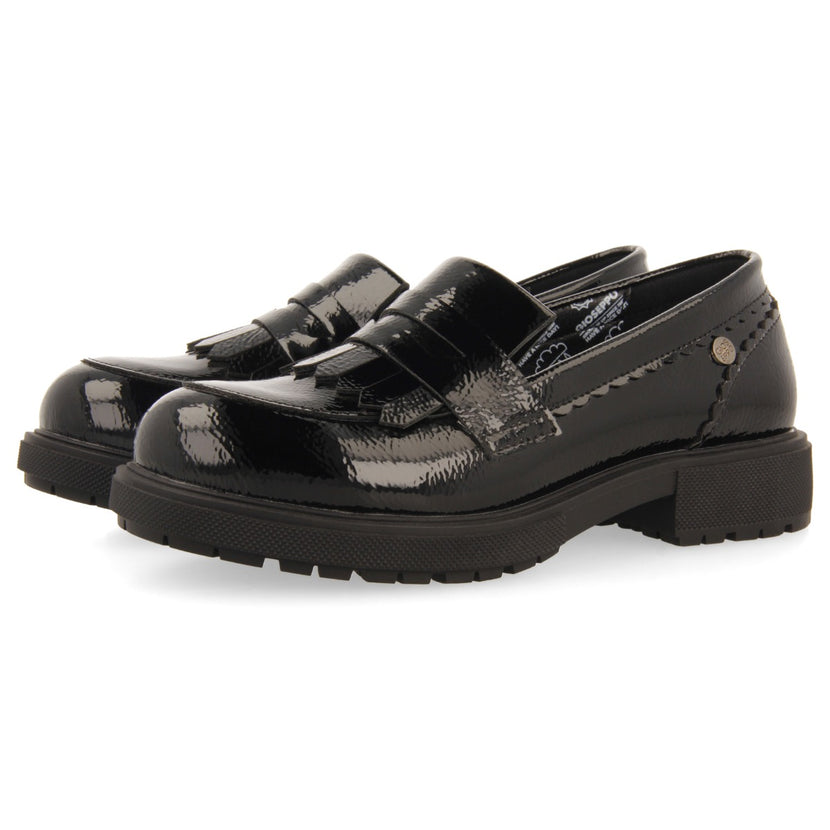 MOCCASIN SHOES WITH PATENT EFFECT AND MASK