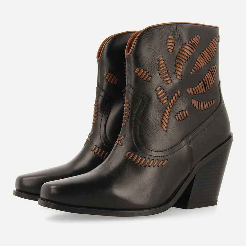BOTINES COWBOY BORDADO PIEL RAJEC