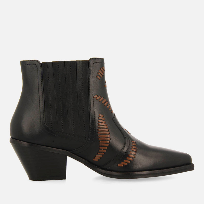 BOTINES COWBOY BORDADO PIEL SIKLOS