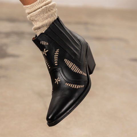 BOTINES COWBOY BORDADO PIEL SIKLOS
