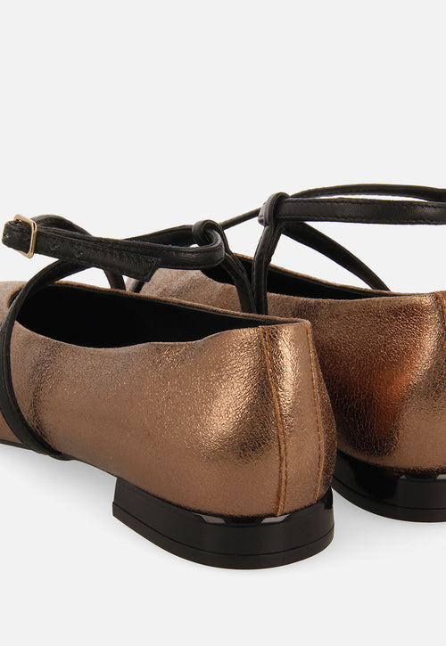 SAPATILHAS METÁLICAS DE PELE TURKEVE