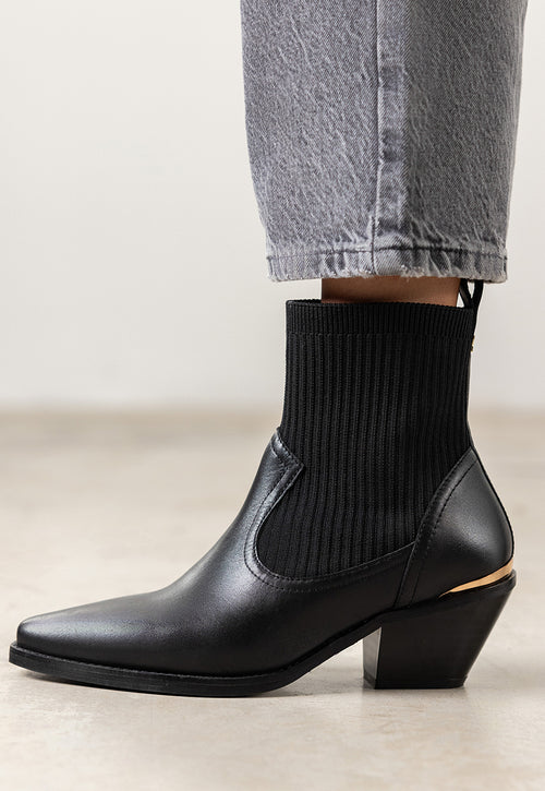 BOTINES COWBOY TIPO CALCETÍN TACÓN PIEL TAPOLCA