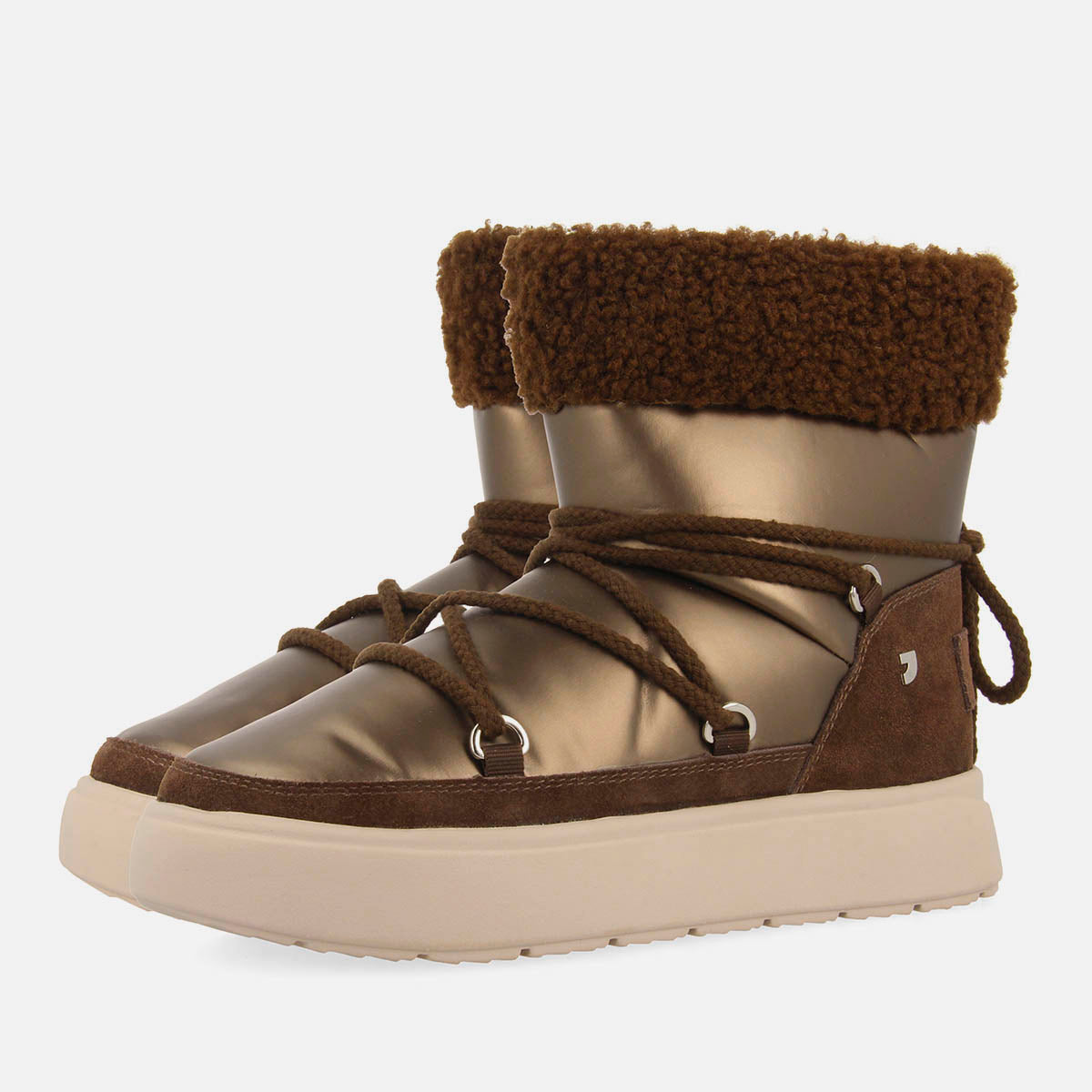 Eve 「Winter Goods」 2021 METALLIC APRÈS SKI BOOTS WITH SHEARLING WOLCOTT