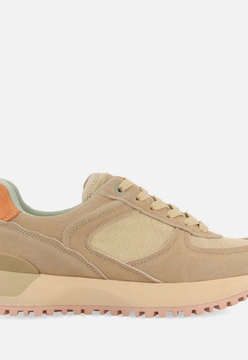 RETRO SNEAKERS FLOING