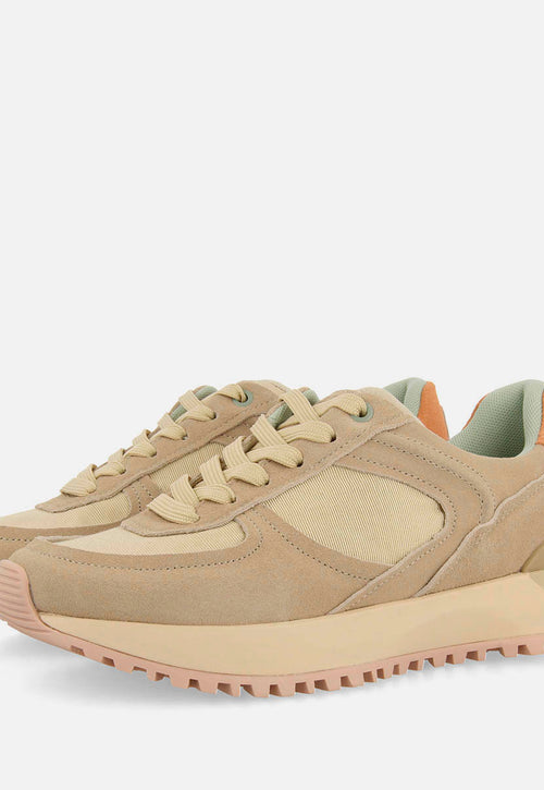 RETRO SNEAKERS FLOING