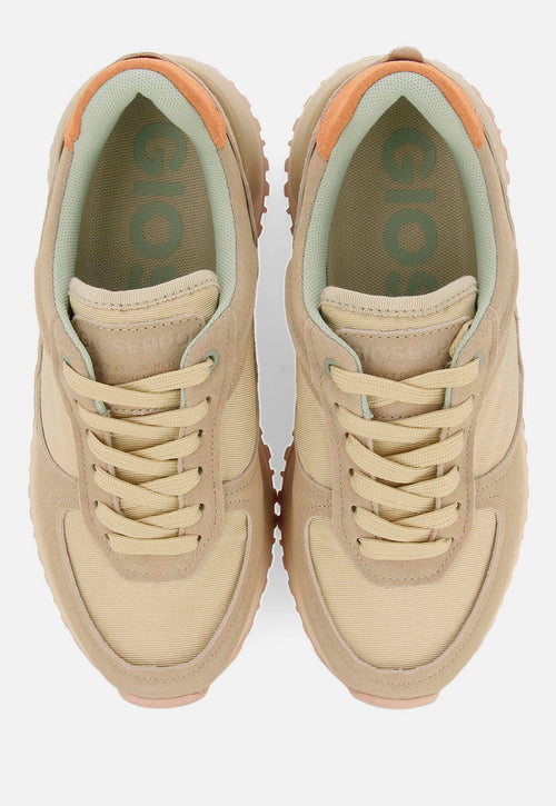 RETRO SNEAKERS FLOING