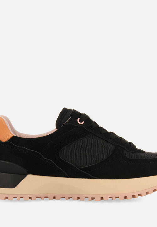 RETRO SNEAKERS FLOING