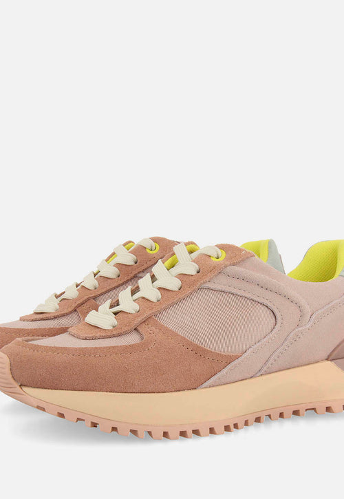 RETRO SNEAKERS FLOING