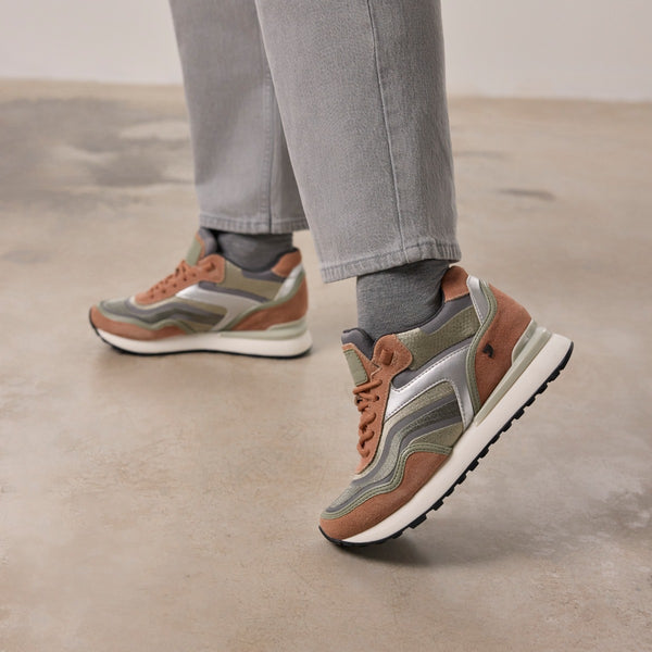 SNEAKERS CUÑA INTERNA IGAL