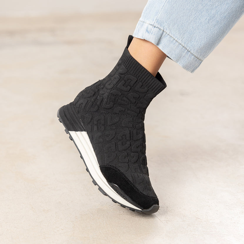 BASKETS DE TYPE CHAUSSETTE HOLEV
