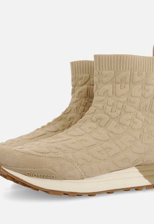 SOCK-LIKE SNEAKERS HOLEV