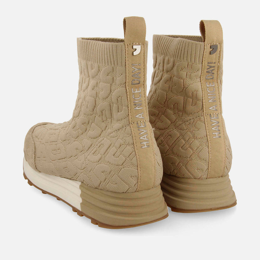 BASKETS DE TYPE CHAUSSETTE HOLEV