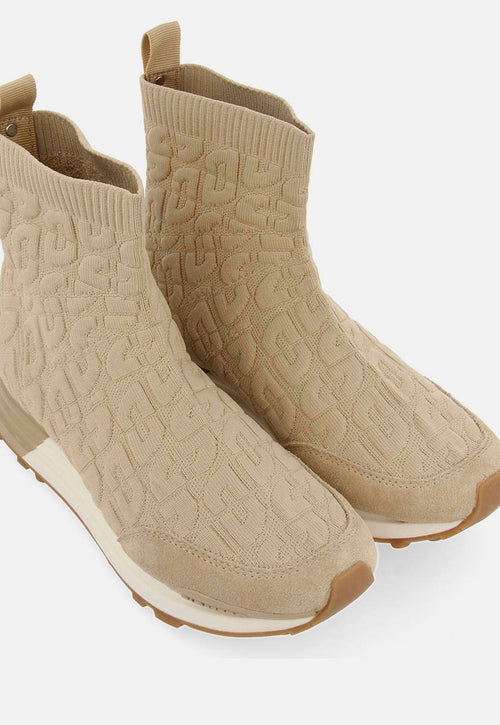 SOCK-LIKE SNEAKERS HOLEV