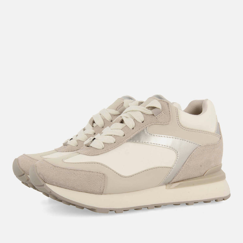 SNEAKERS METALIZADAS CUÑA INTERNA CASTILE