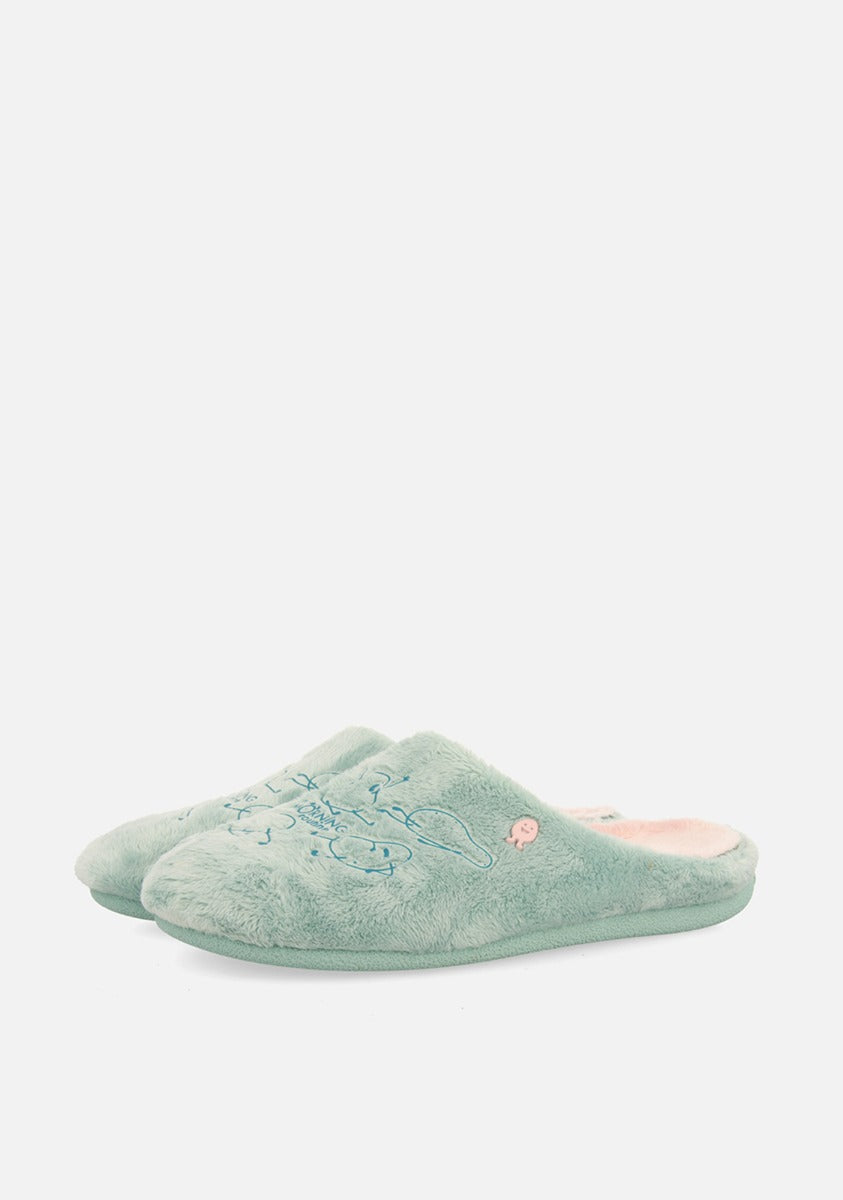 GUILFORD FUR HOUSE SLIPPERS