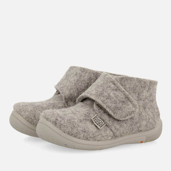 ZAPATILLAS DE ESTAR POR CASA ABOTINADAS SCIPIO