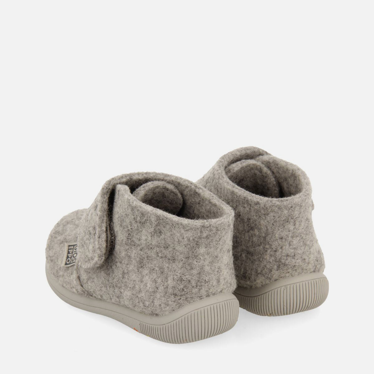 ZAPATILLAS DE ESTAR POR CASA ABOTINADAS SCIPIO