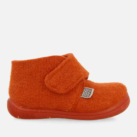 ZAPATILLAS DE ESTAR POR CASA ABOTINADAS SCIPIO