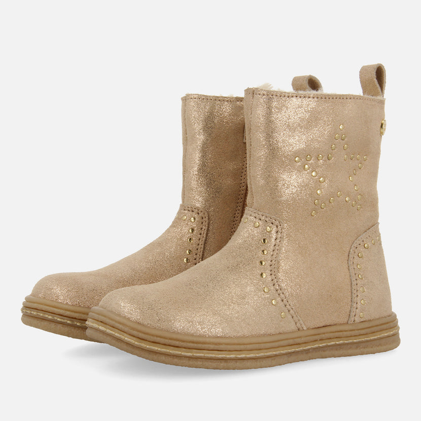 METALLIC BOOTS WITH LEATHER STUDS
