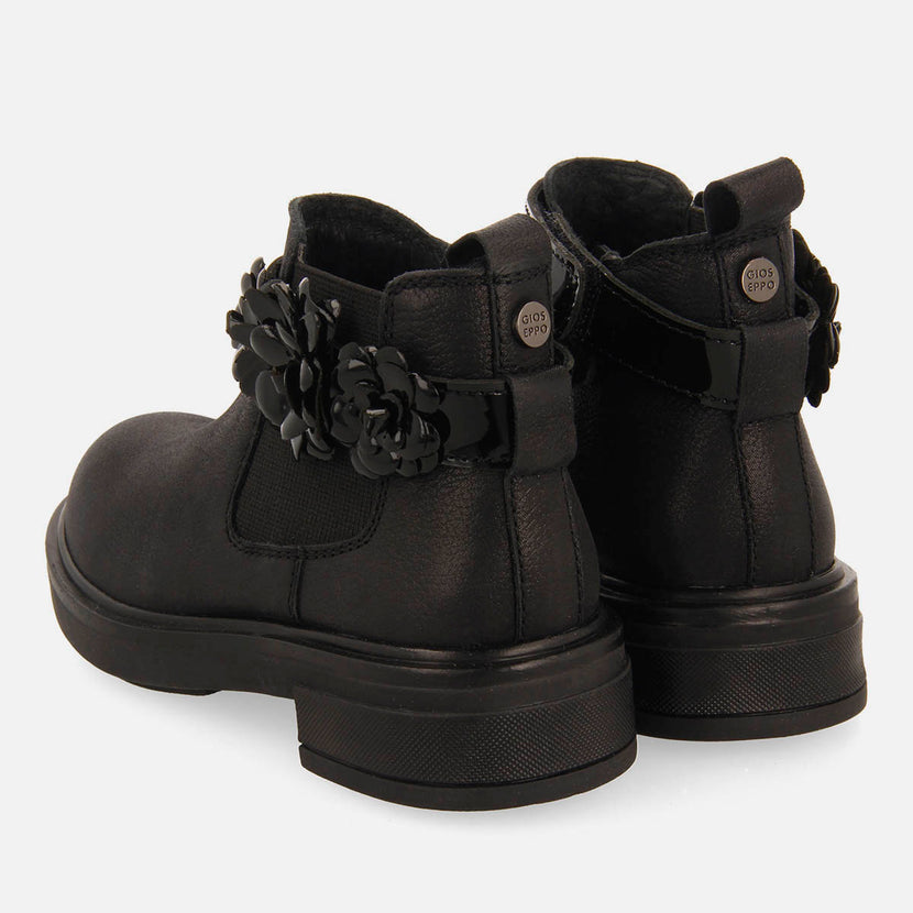 SCARPE CON CINTURINO DI FIORI DI QUITA E PONE HEVIZ