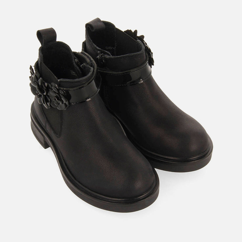 SCARPE CON CINTURINO DI FIORI DI QUITA E PONE HEVIZ