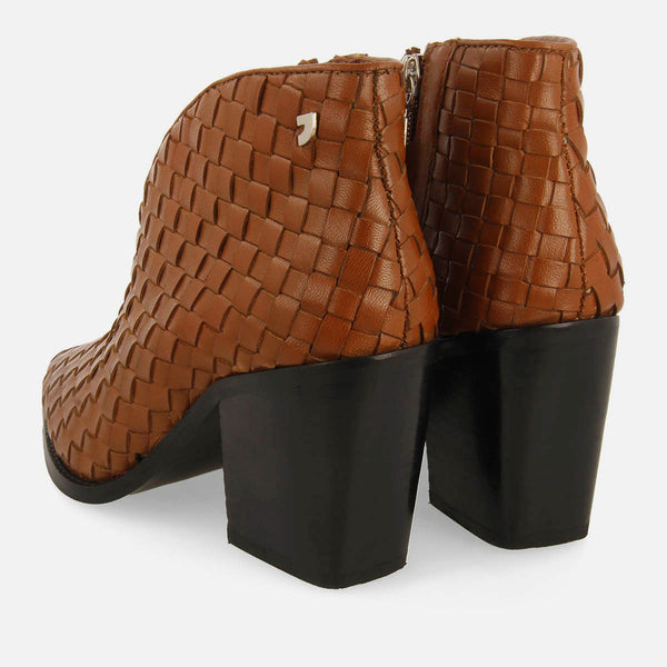BOTINES TRENZADO TACÓN PIEL TAMASI