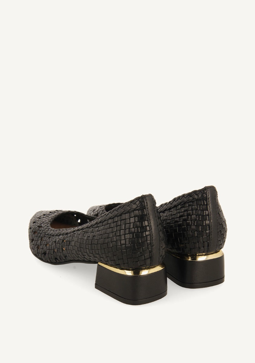 ESCARPINS CLOUTÉS EN CUIR MAGLOD