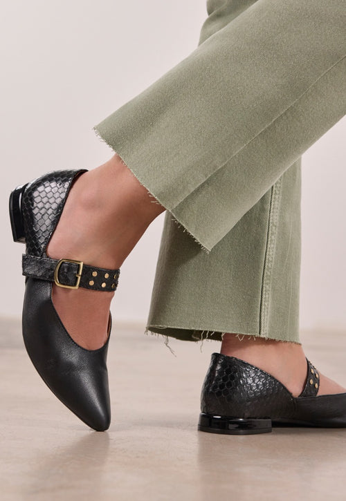 BAILARINAS MERCEDITAS PIEL CON TACHUELAS REERSO