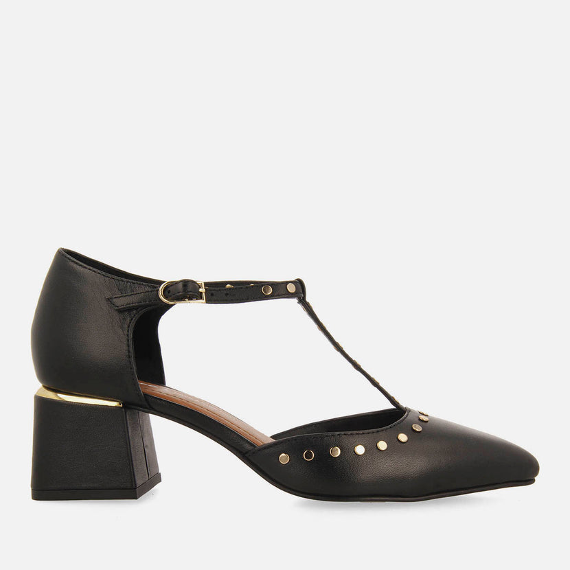 ZAPATOS DE SALÓN TACHUELAS PIEL SUMEG
