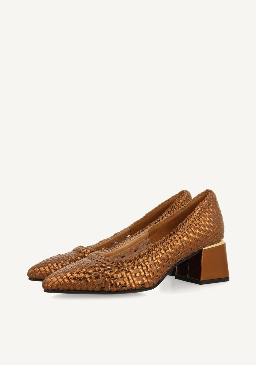 ESCARPINS EN CUIR TRESSÉ NITRA